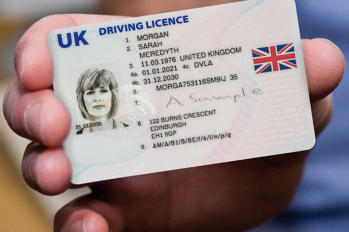 At what age can i get a driving license in UK